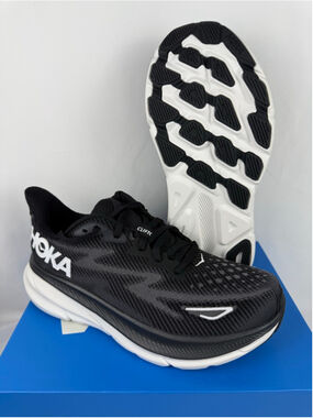 Women's Hoka Clifton 9 Wide Athletic Shoes Black White Size 8 *WIDE*